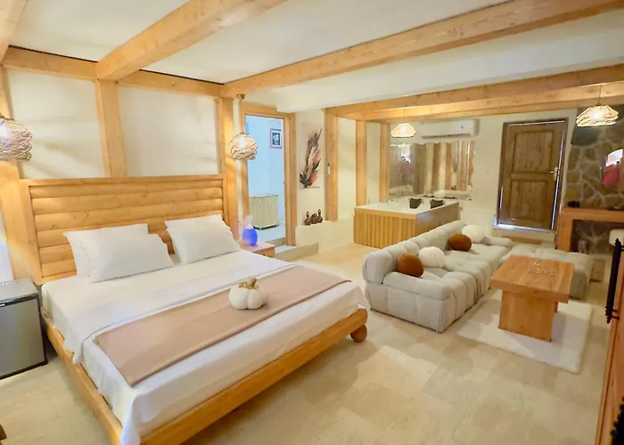 Готель Ride And *