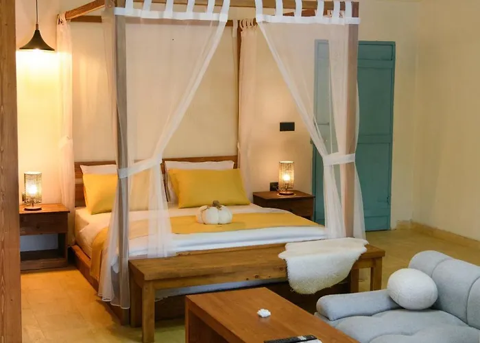 Ride And Готель