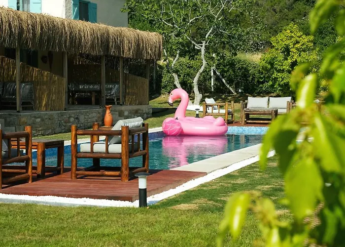 Ride And Готель