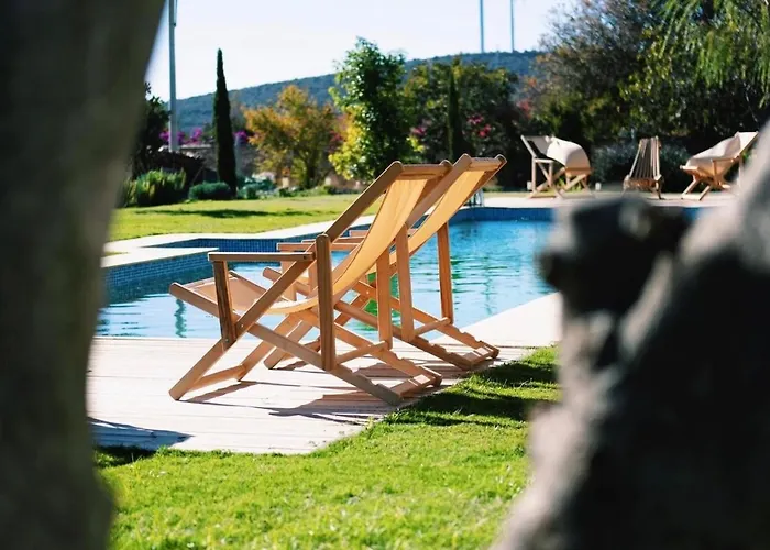 Ride And Готель