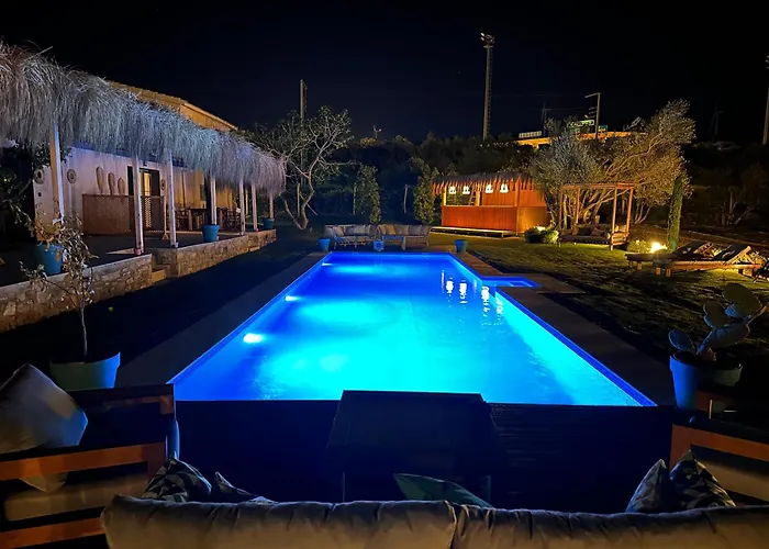 Ride And Готель Чешме